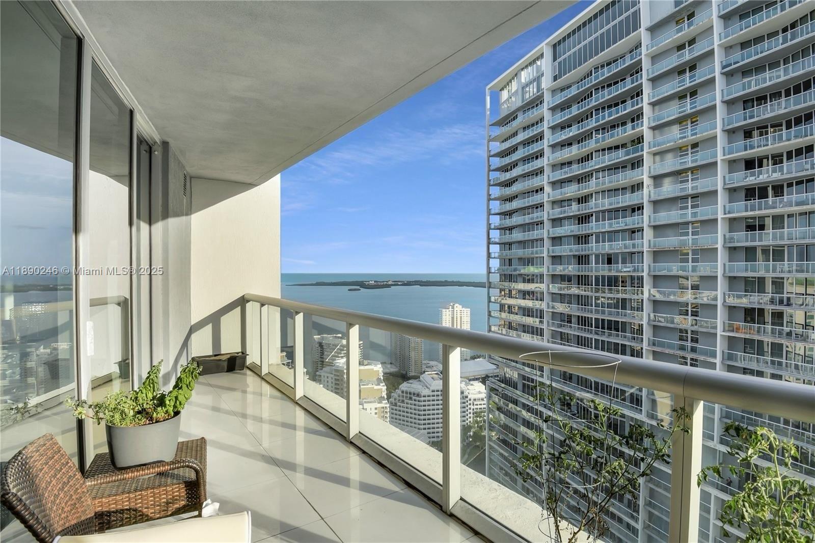 475 Brickell Ave # 4711