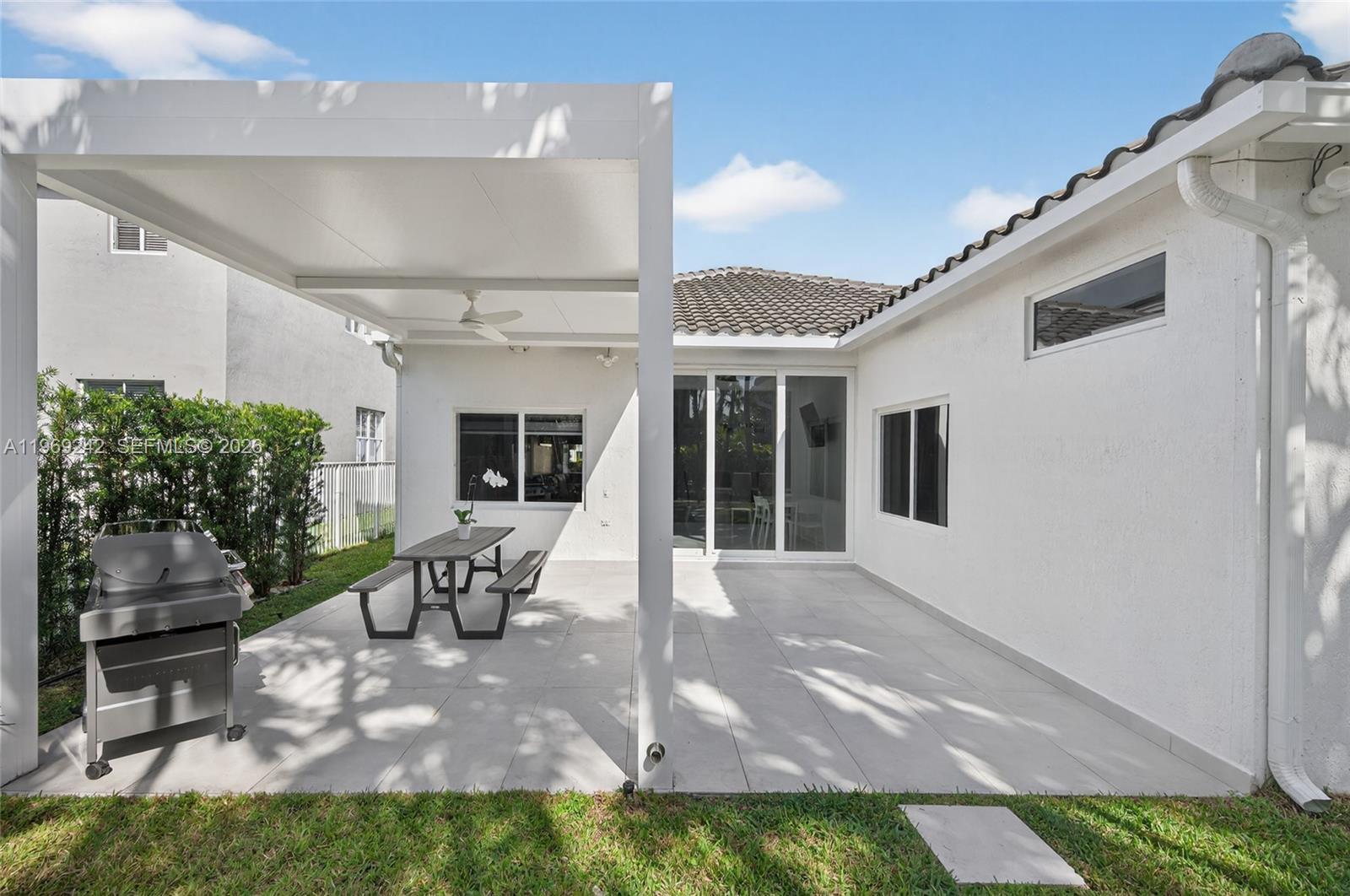 4115 Sabal Ridge Cir