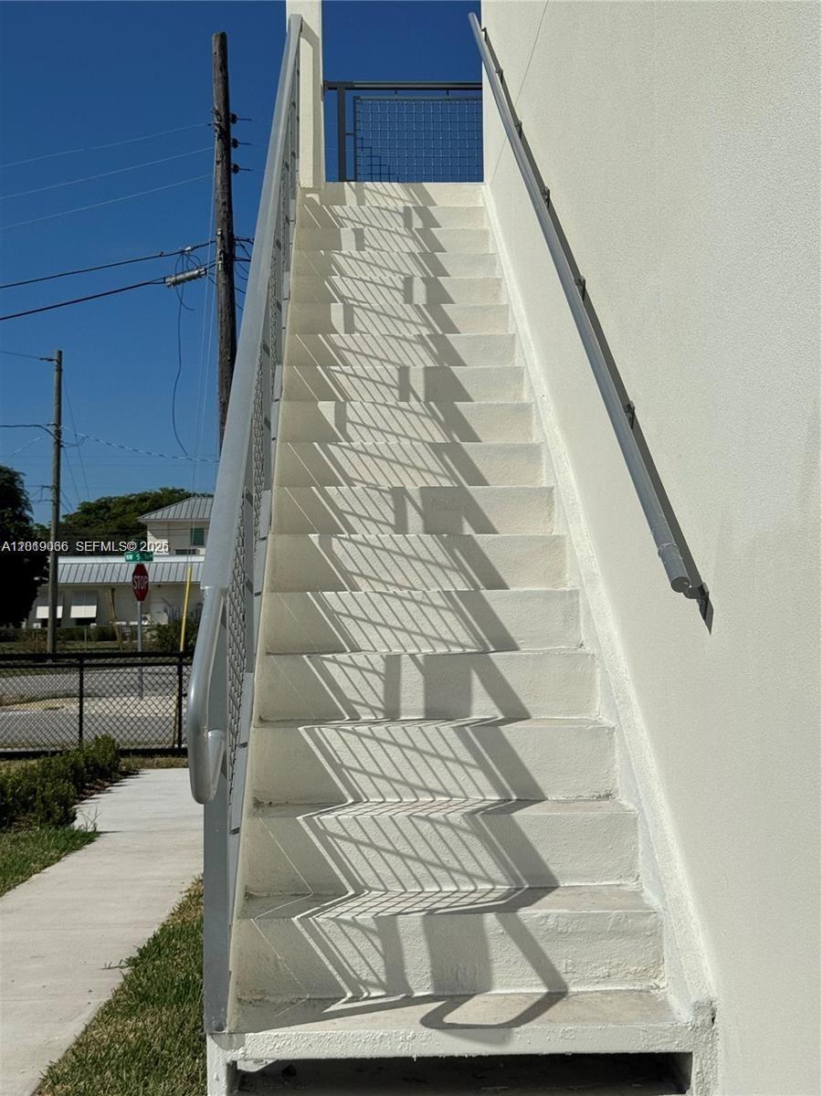 526 NW 6th St