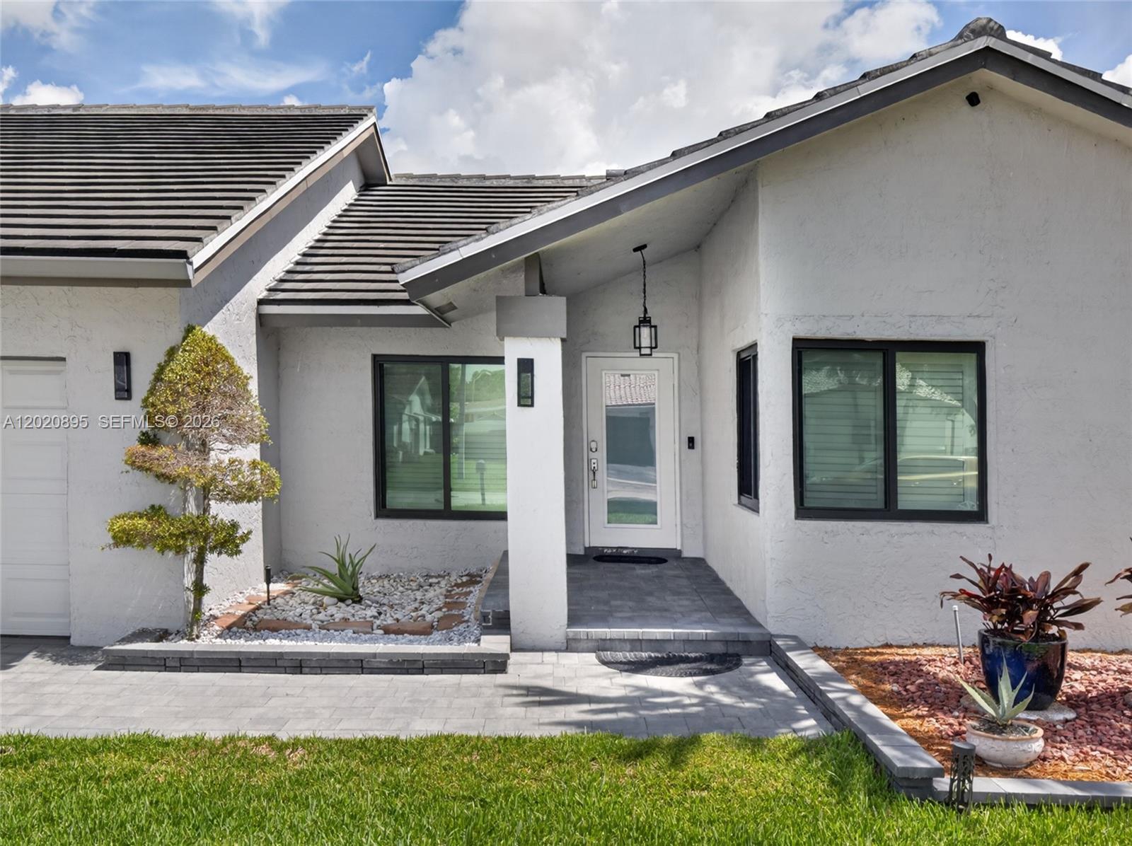 10407 NW 5th St