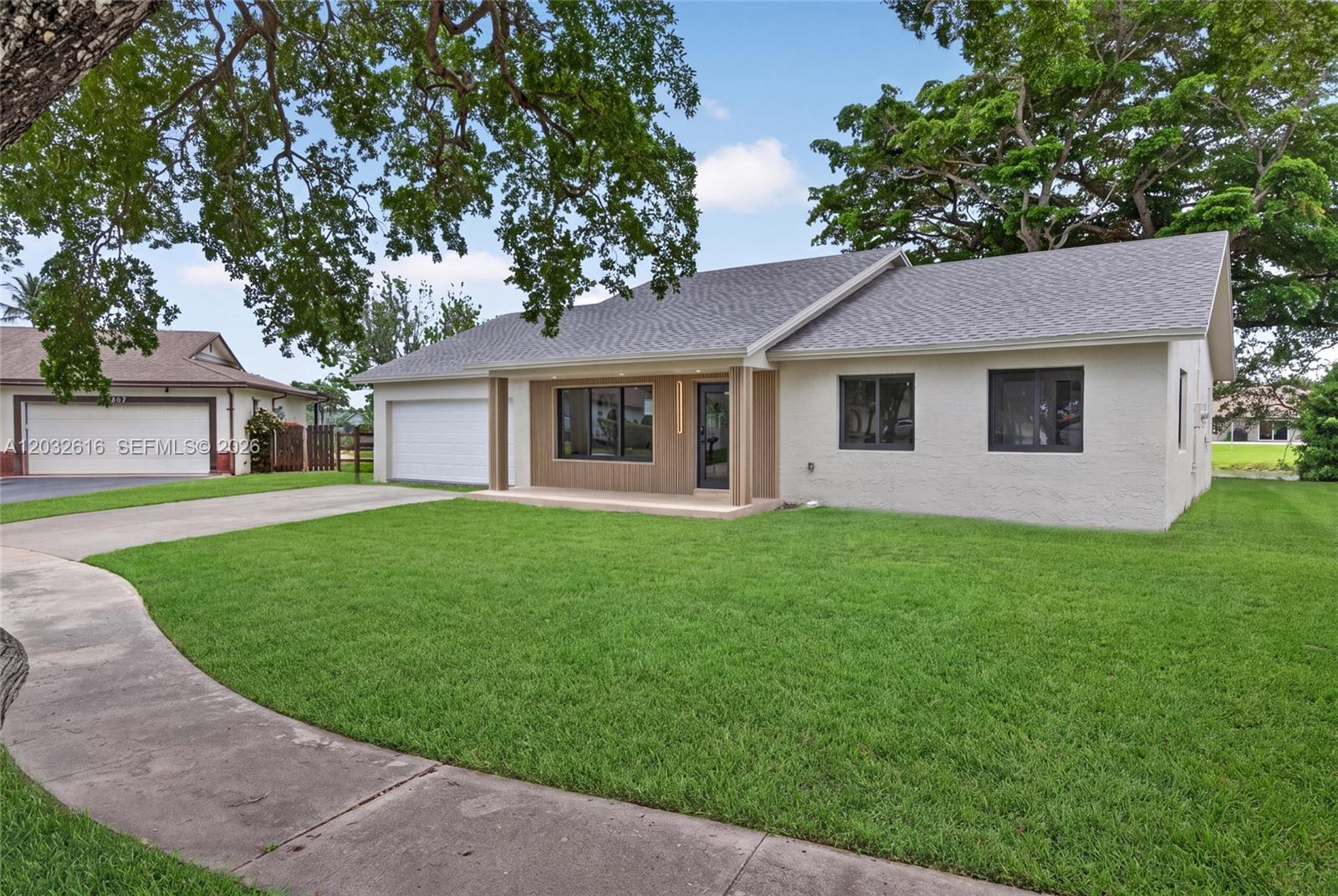 8668 SW 50th St