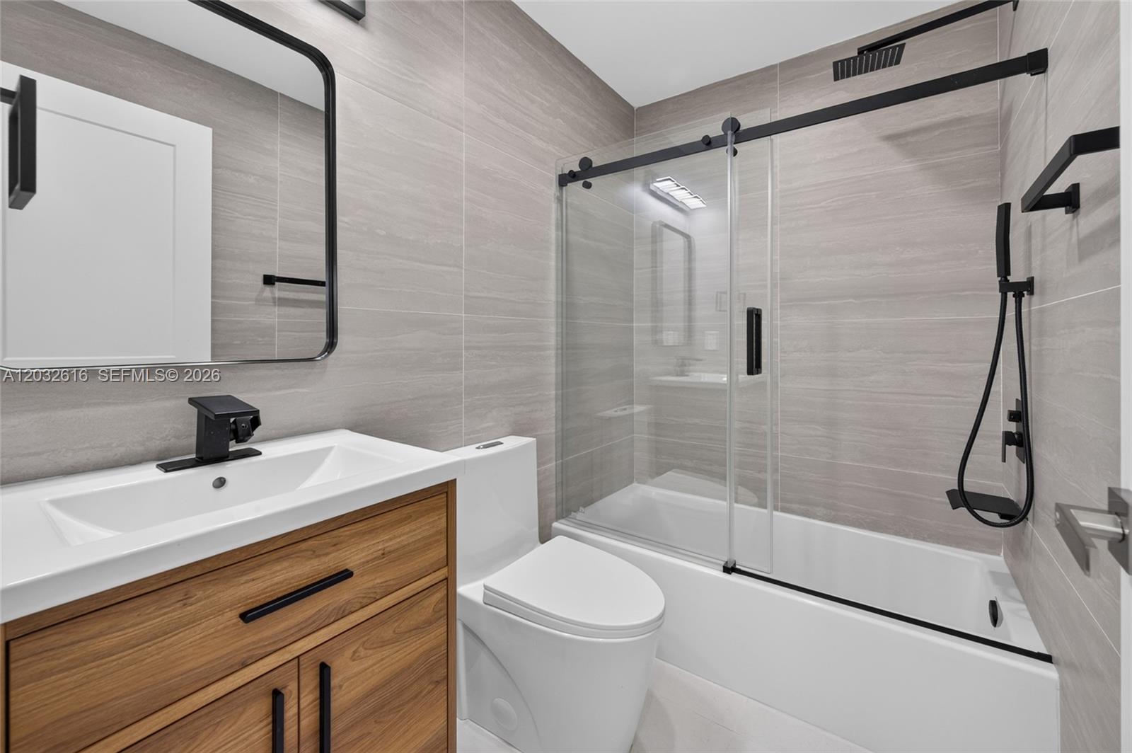 8668 SW 50th St