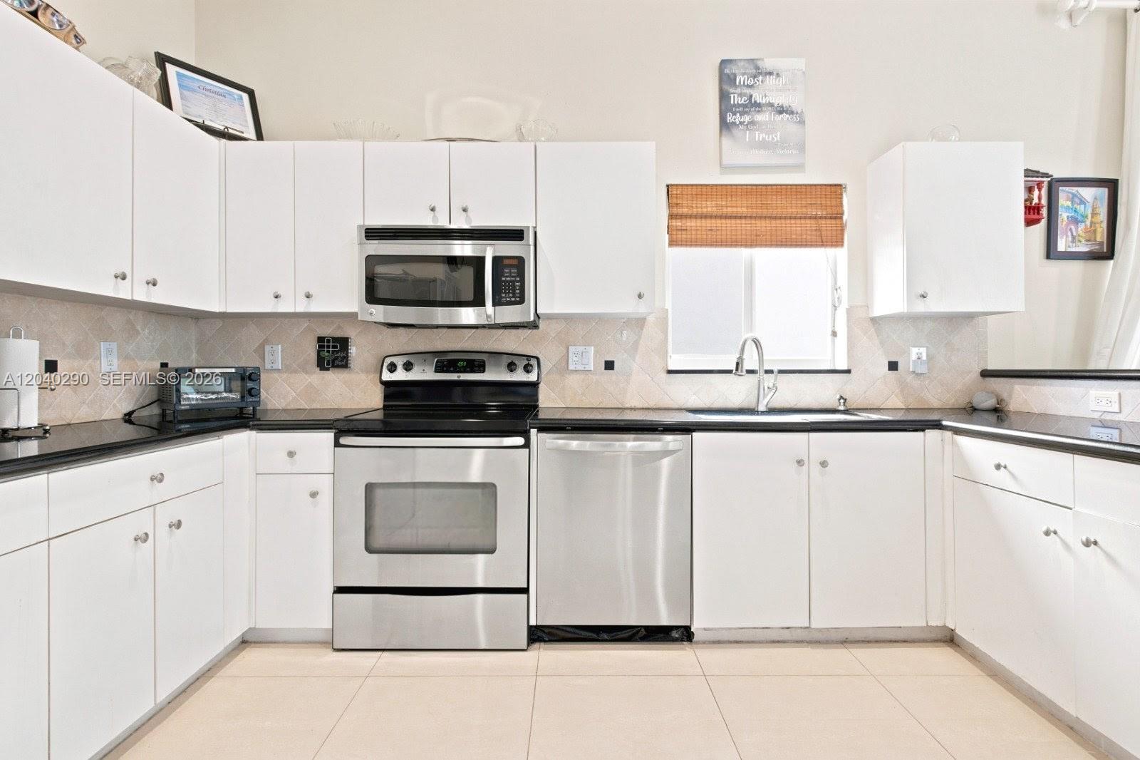 1081 Allamanda Way