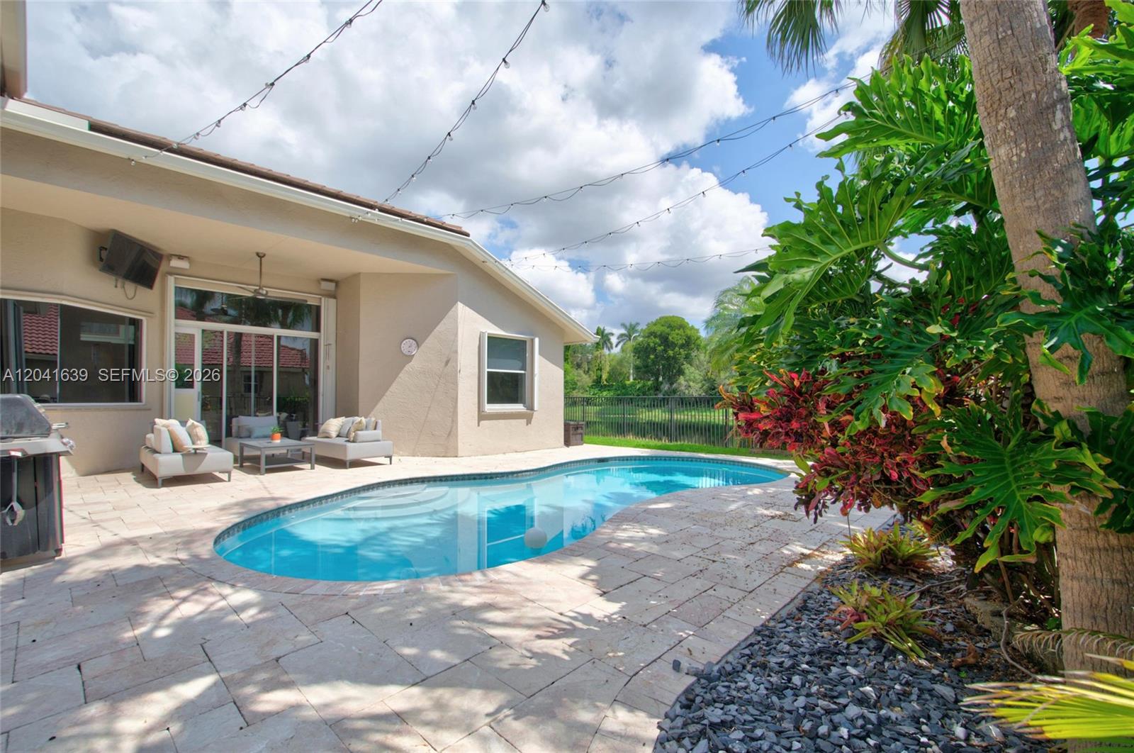 1136 Ginger Cir