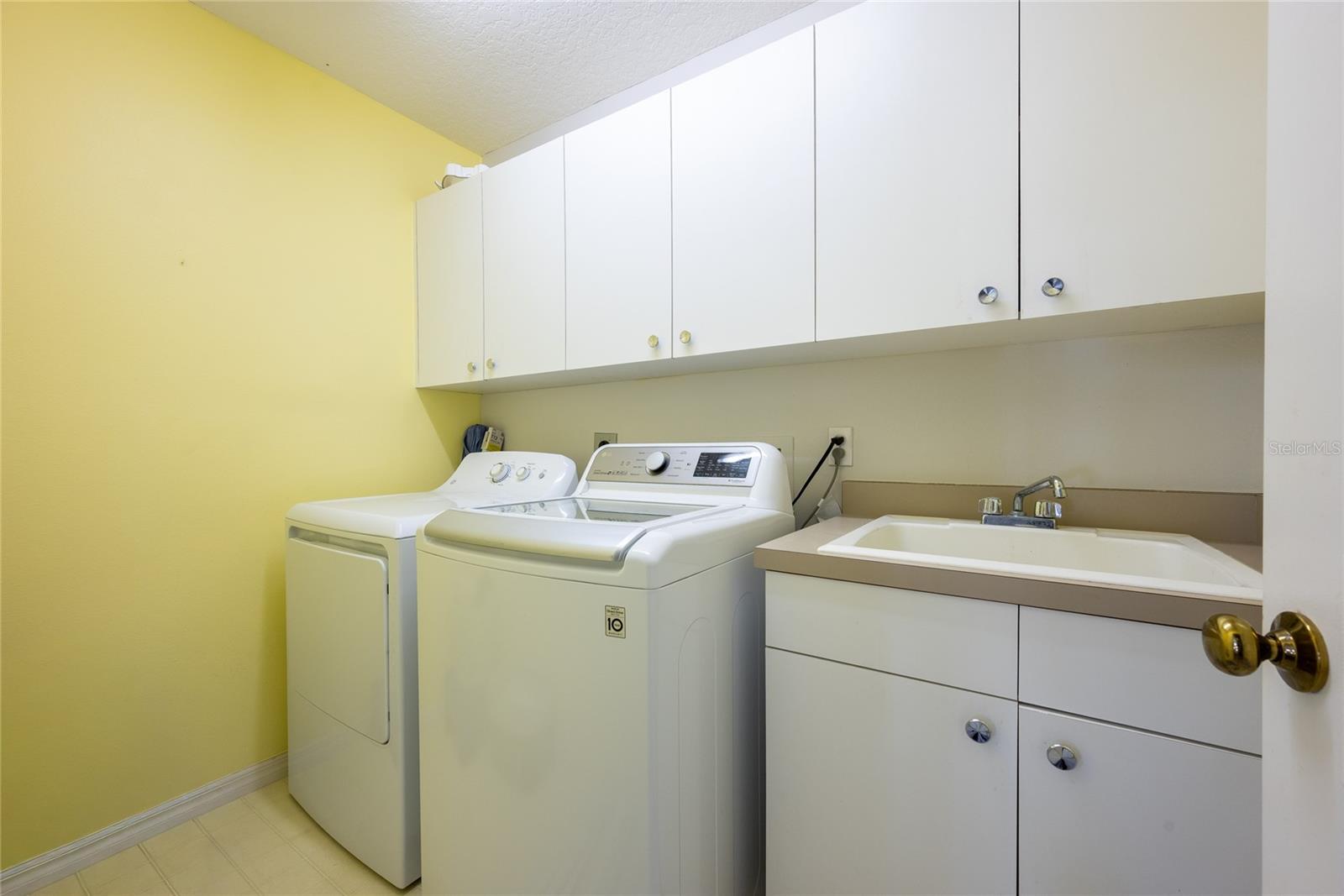 239 RIVER VILLAGE DR