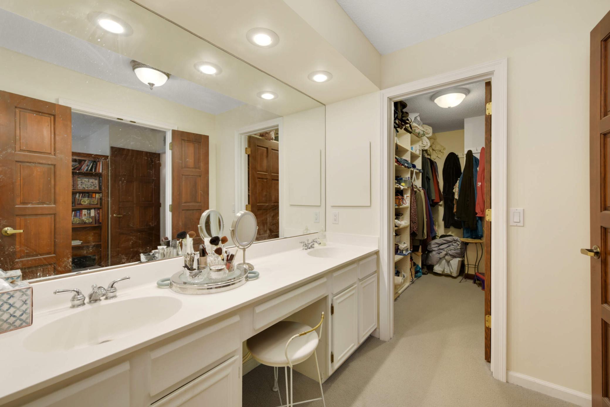 5601 Dewey Hill Road Unit: 203