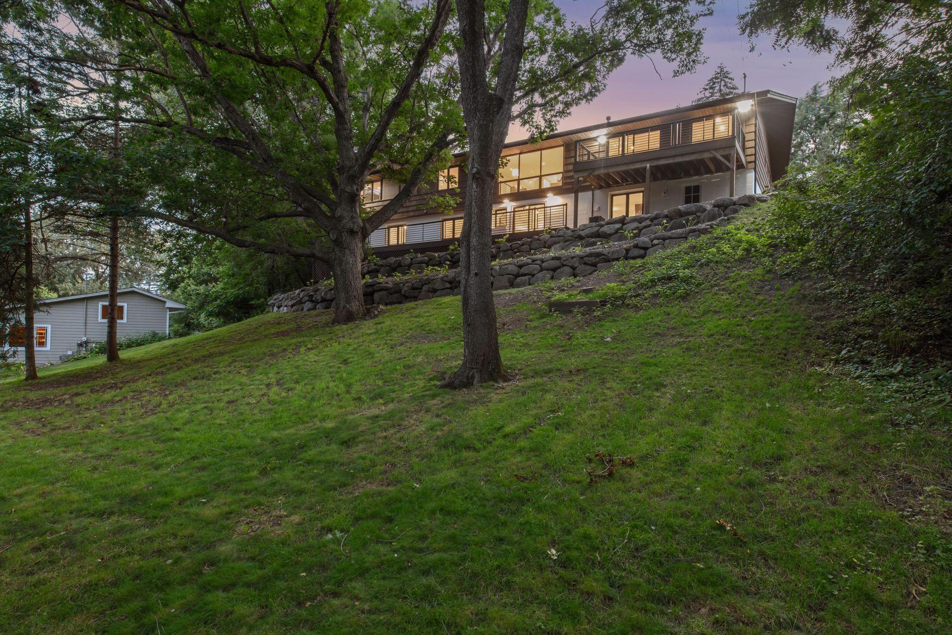 5525 Highwood Drive