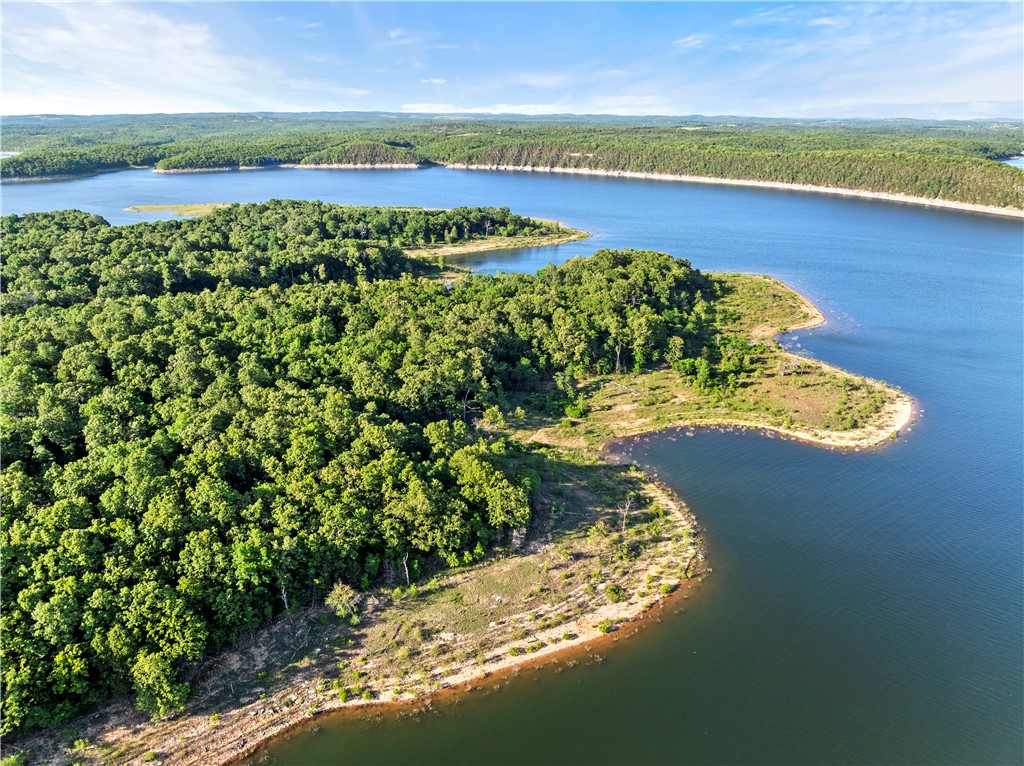 * Persimmon, Lot 10 Road