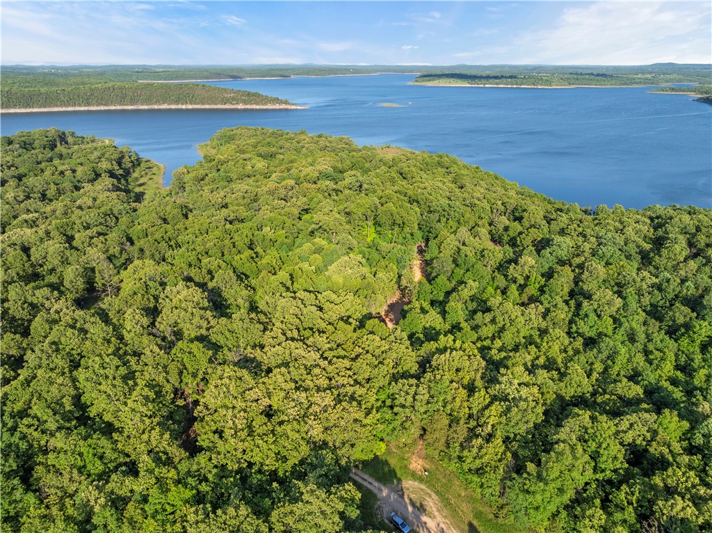 * Persimmon, Lot 10 Road