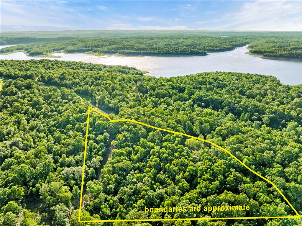 * Persimmon, Lot 10 Road