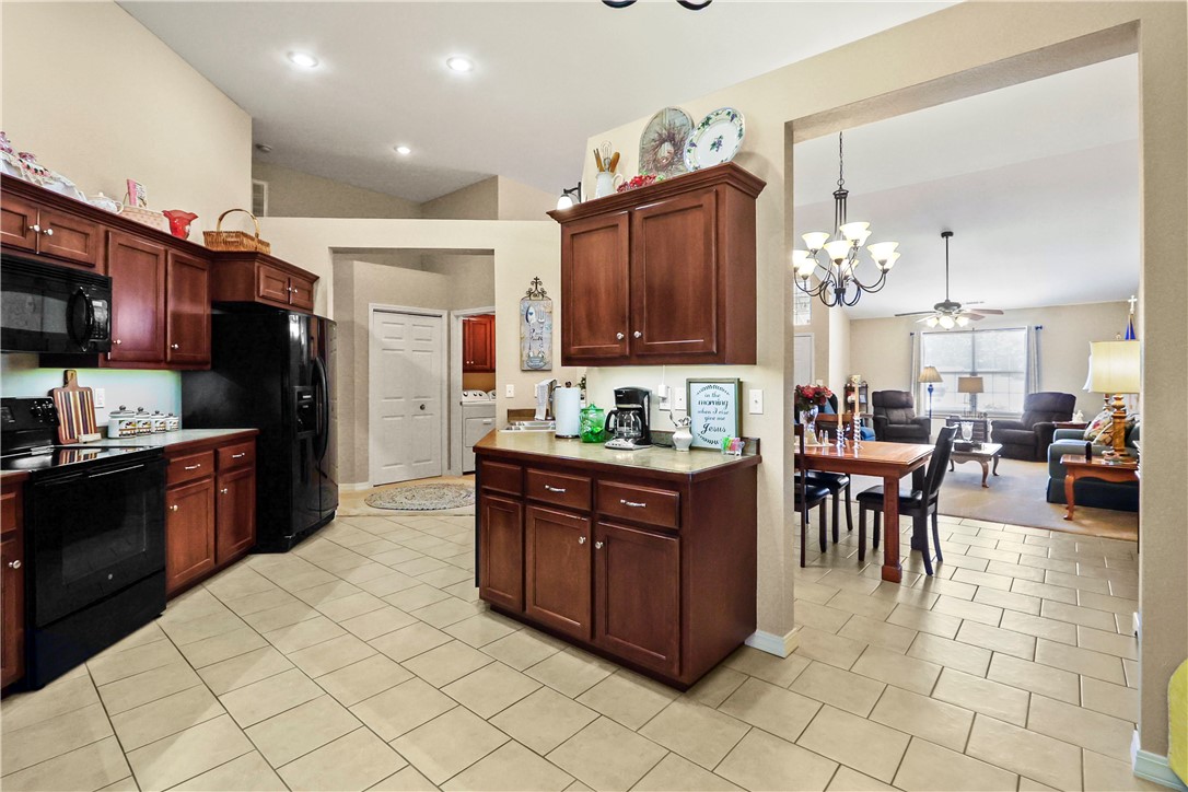 3107 Belmont Avenue 7