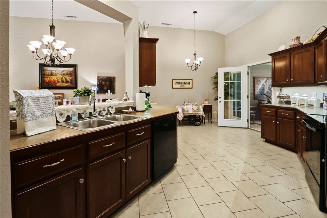 3107 Belmont Avenue 7