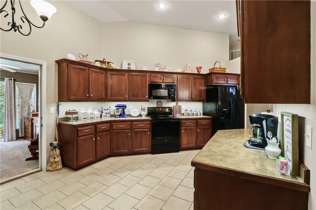 3107 Belmont Avenue 7