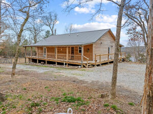 5653 E Persimmon Place