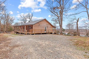 5653 E Persimmon Place