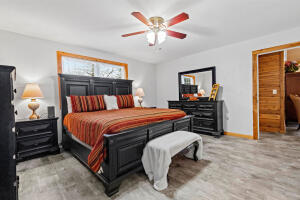 5653 E Persimmon Place