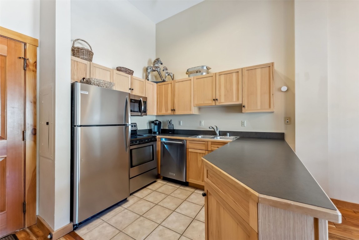 150 Dercum SQUARE 8530