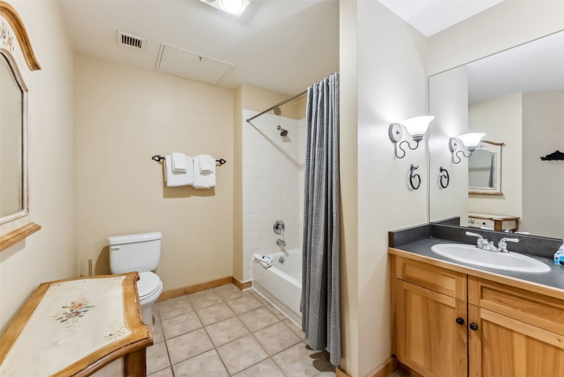 150 Dercum SQUARE 8530