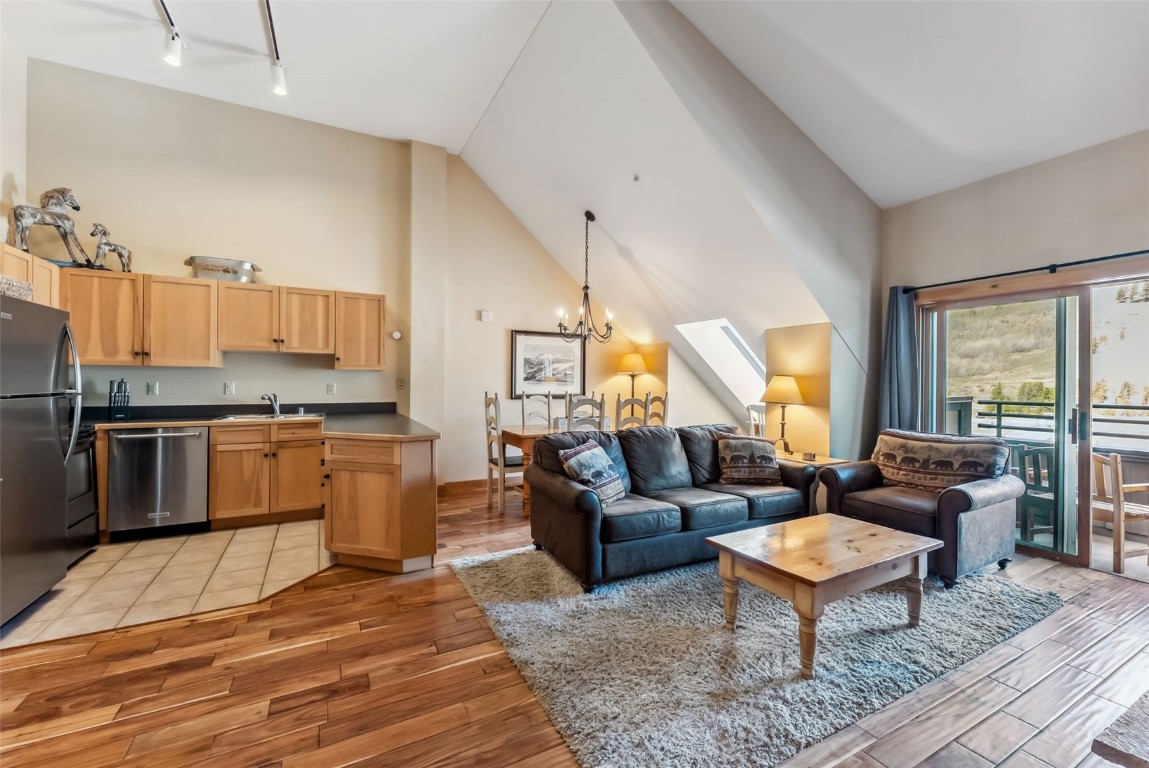 150 Dercum SQUARE 8530