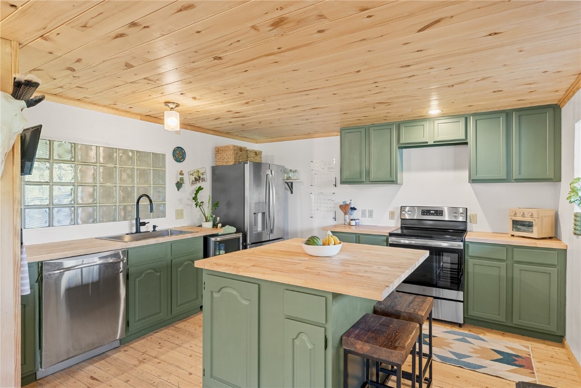 238 Deer Path ROAD