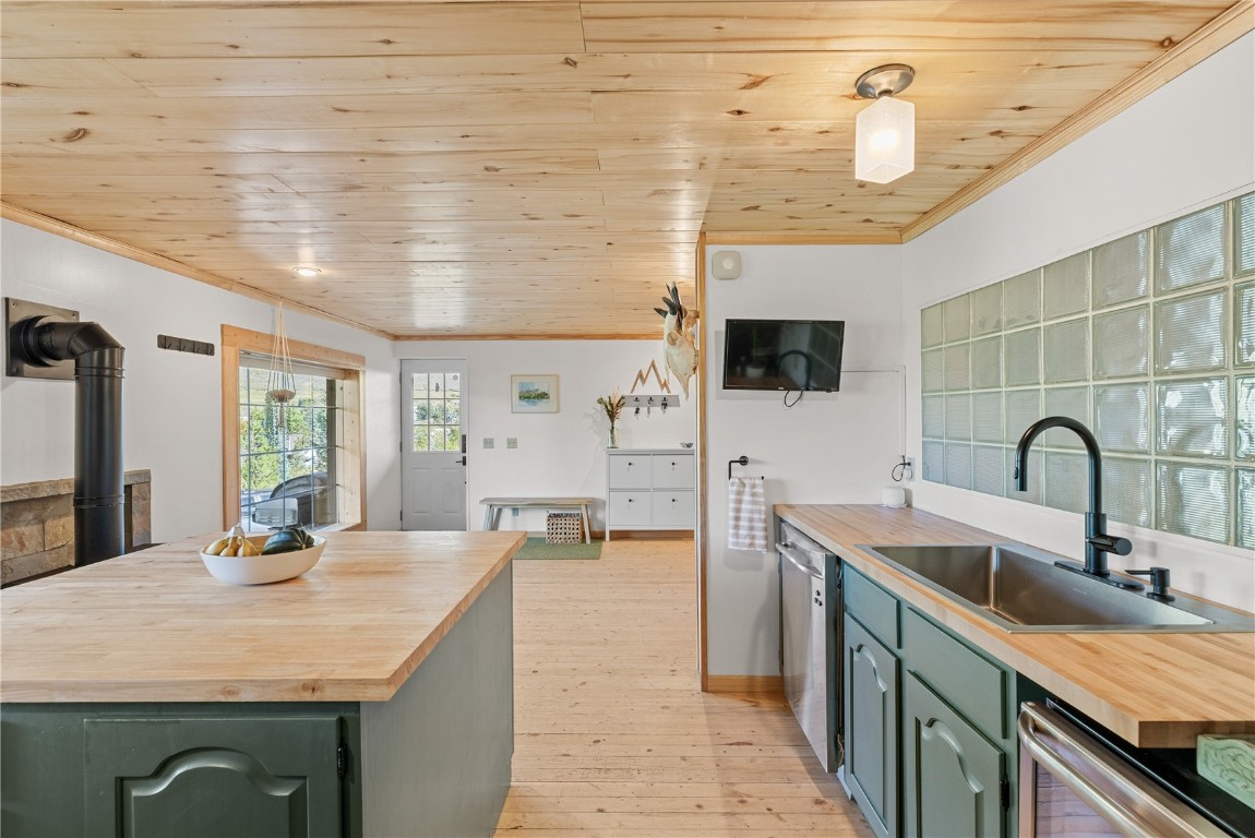 238 Deer Path ROAD