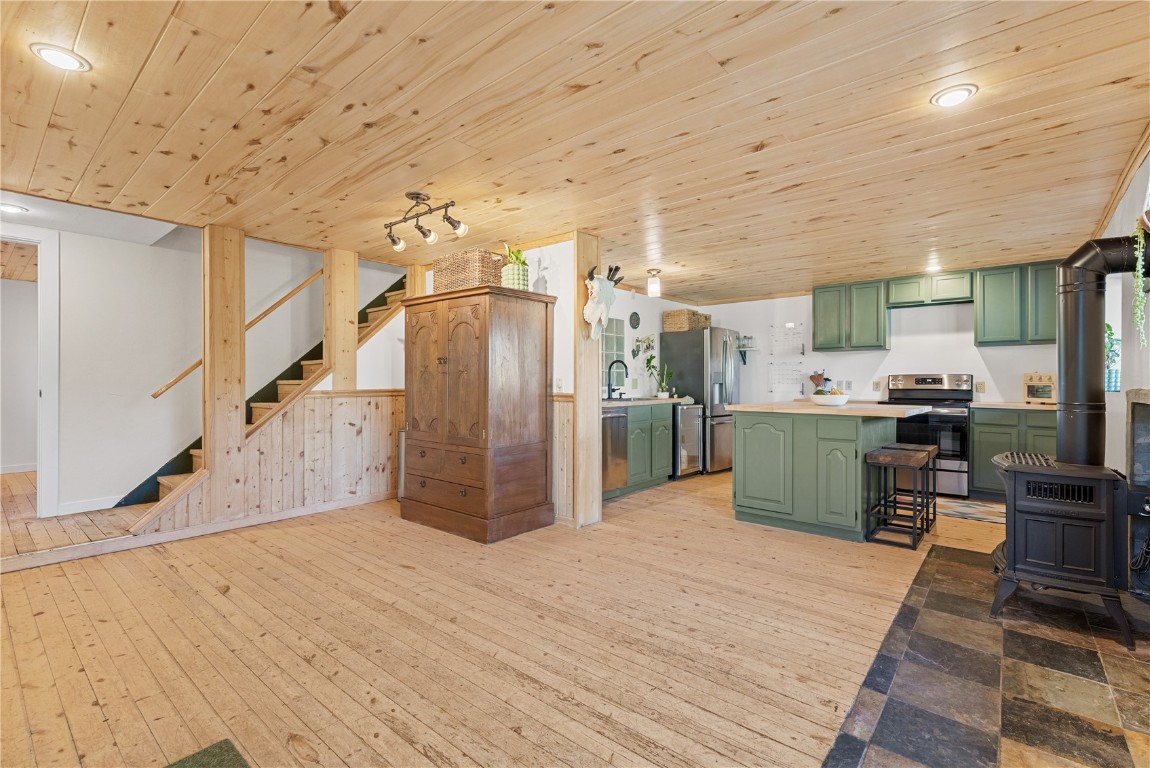 238 Deer Path ROAD