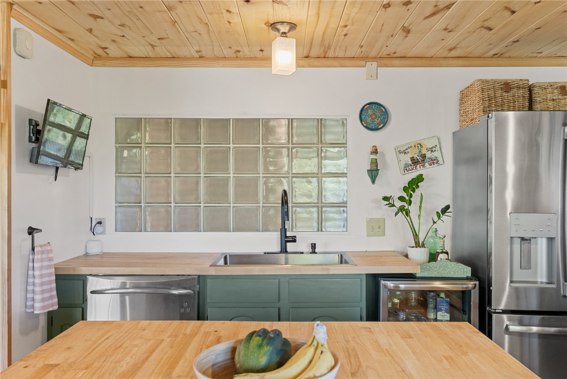 238 Deer Path ROAD