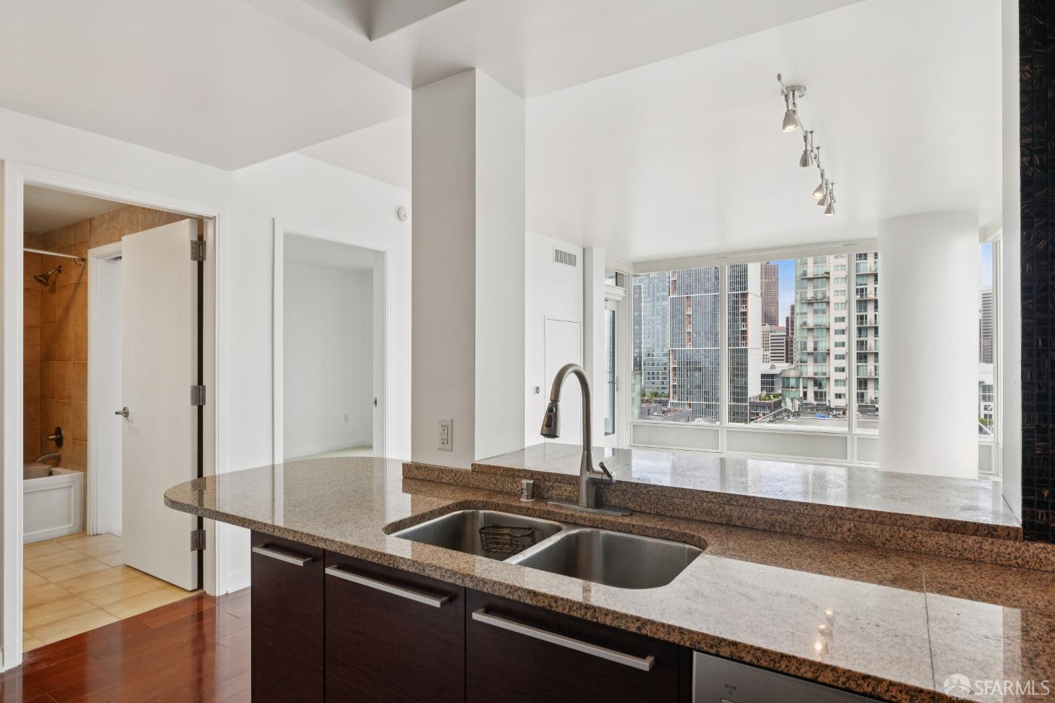 425 1st Street # 1307