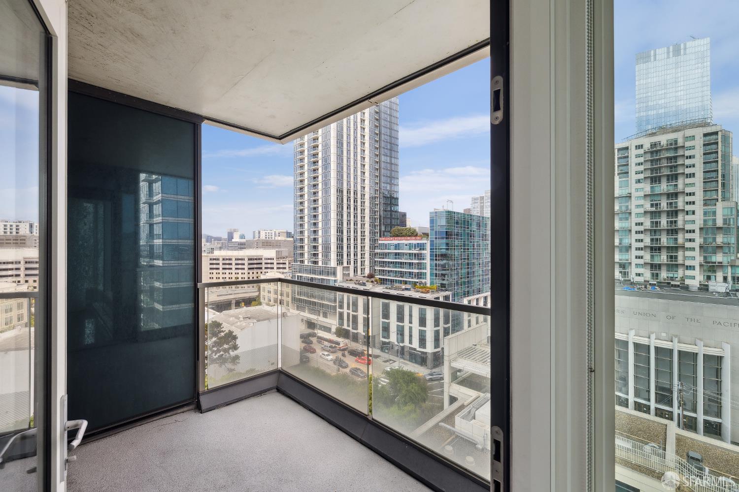 425 1st Street # 1307