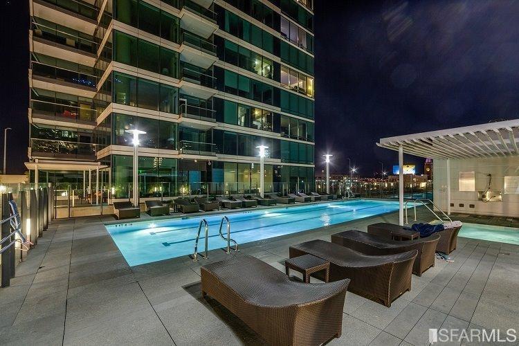 425 1st Street # 1307