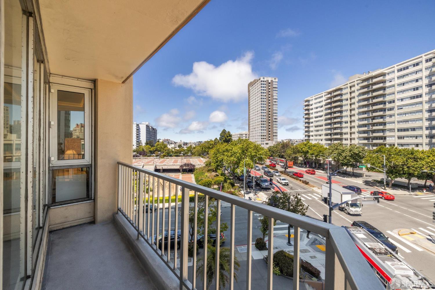 1200 Gough Street # 3A