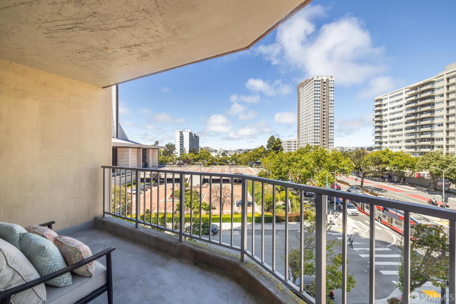 1200 Gough Street # 3A