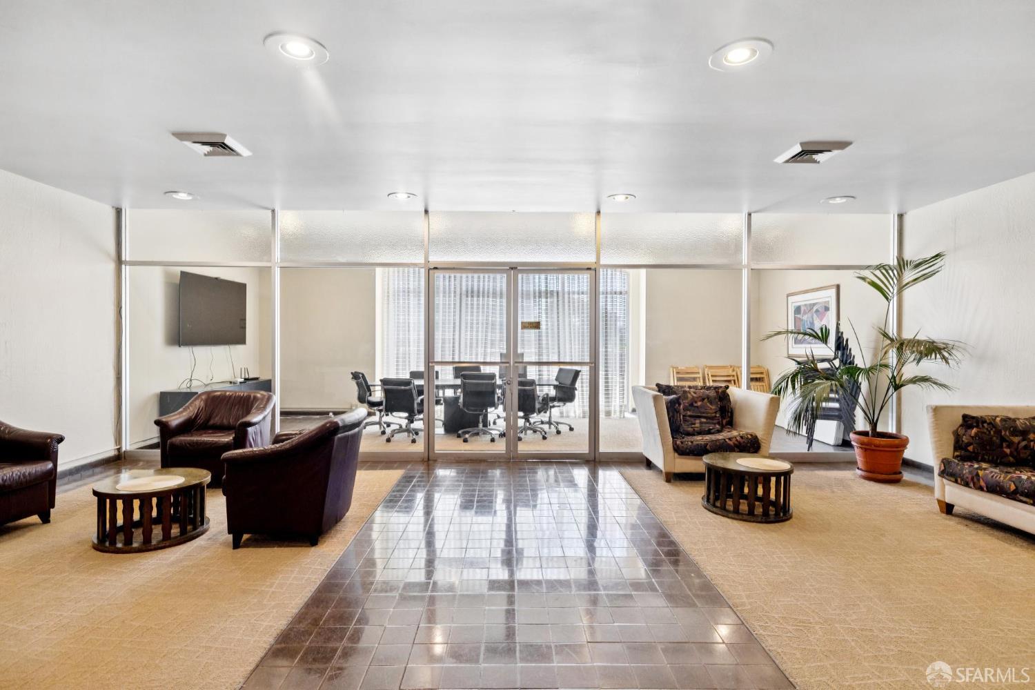 1200 Gough Street # 3A