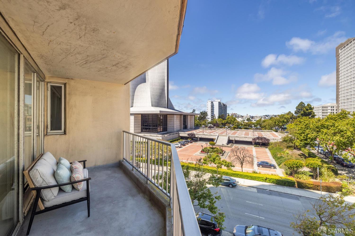 1200 Gough Street # 3A