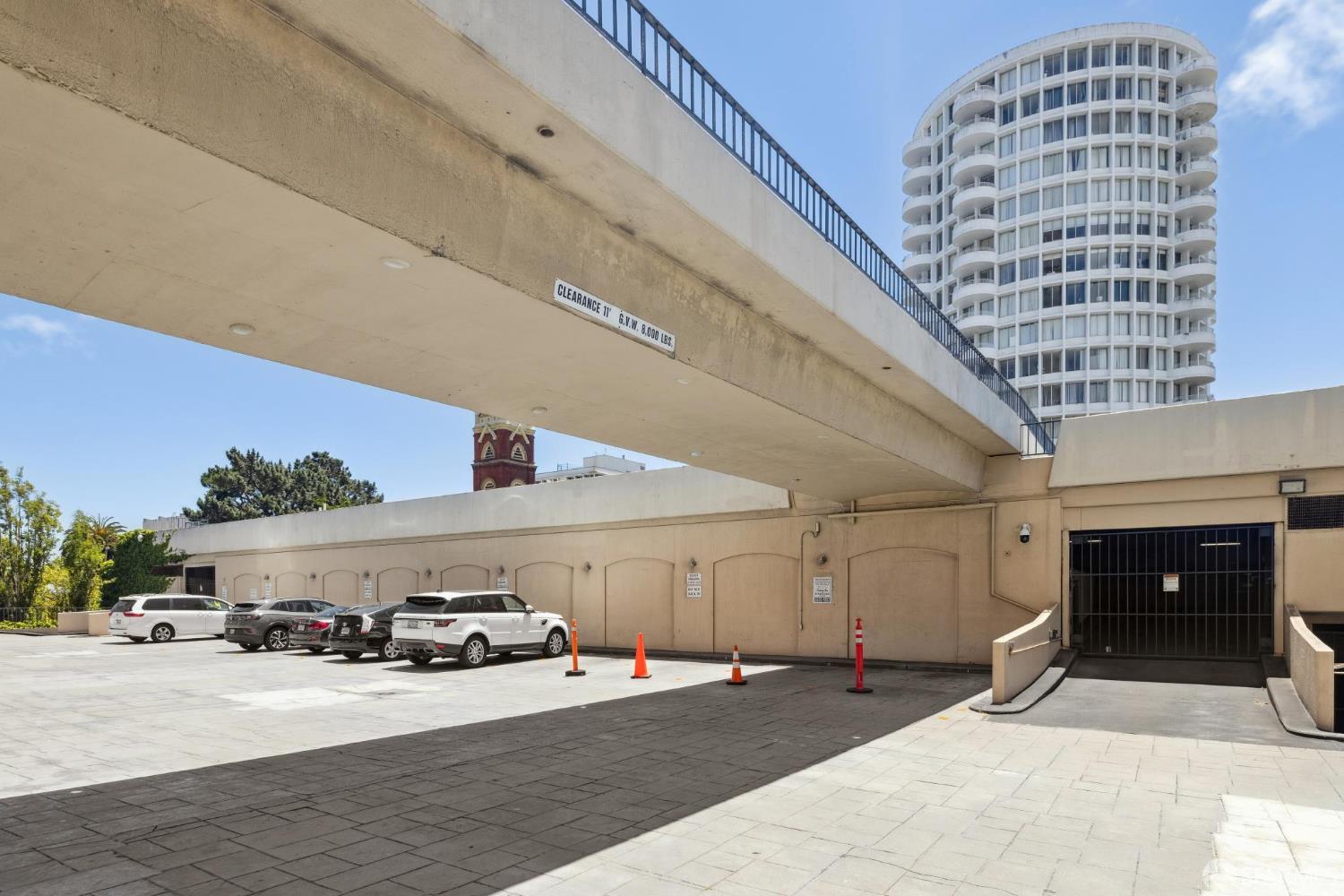 1200 Gough Street # 3A