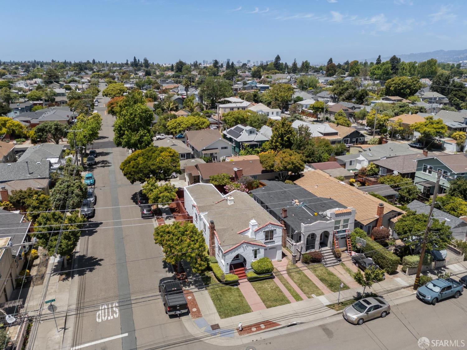 1121 Peach Street