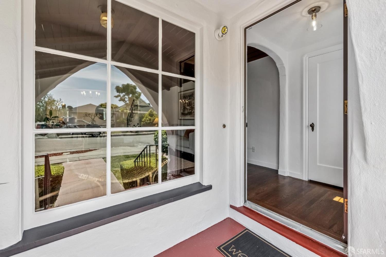 1121 Peach Street