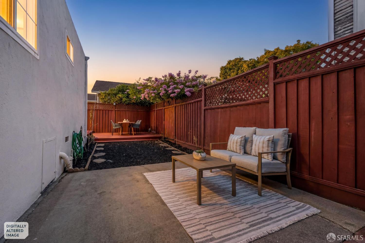 1121 Peach Street