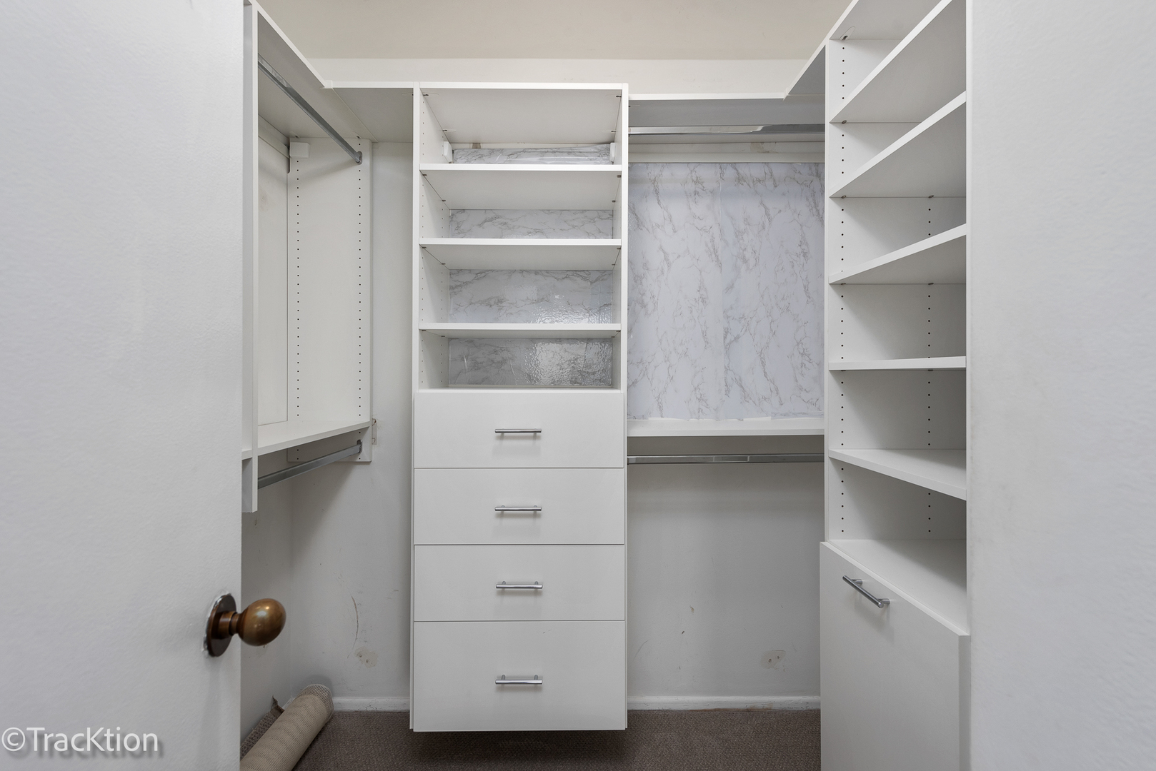 345 W Fullerton Parkway Unit: 1705