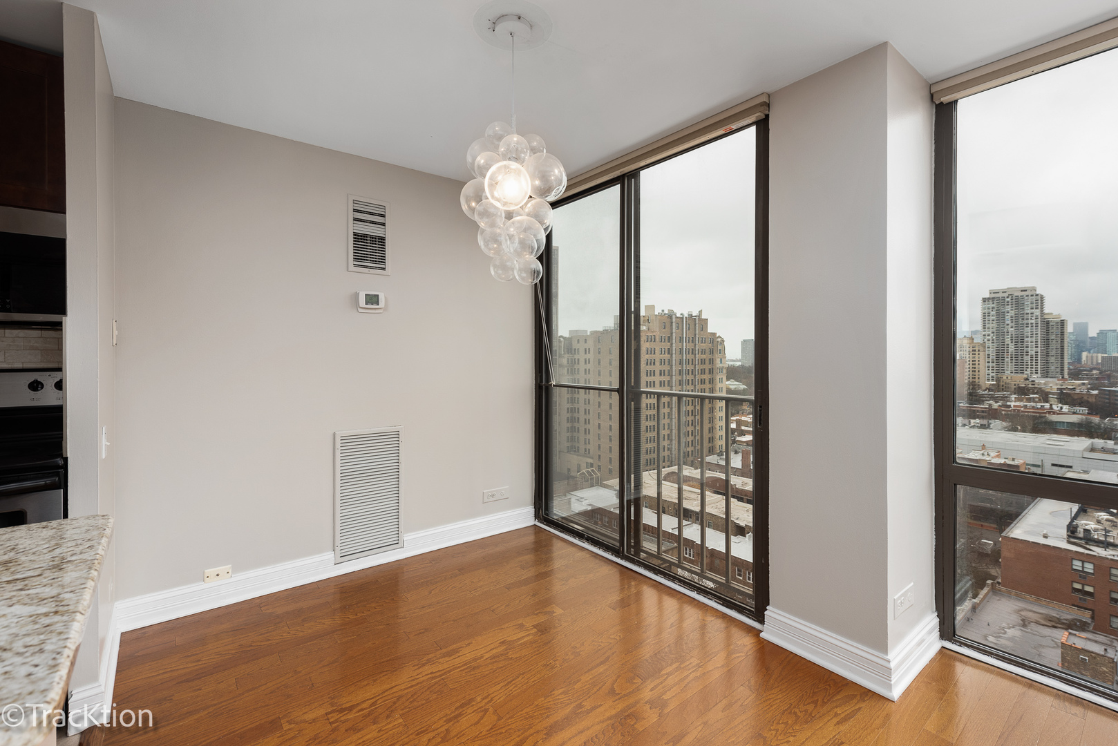 345 W Fullerton Parkway Unit: 1705