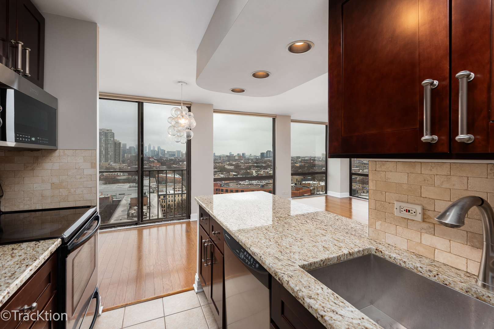 345 W Fullerton Parkway Unit: 1705