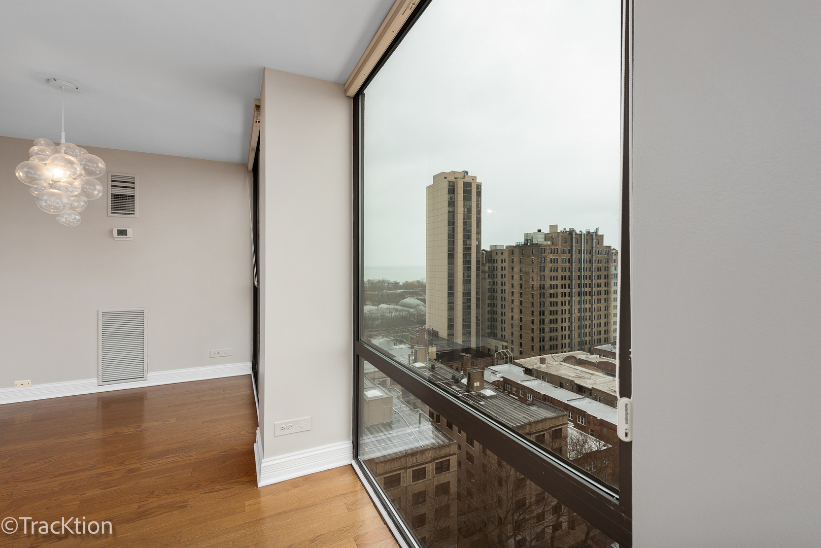 345 W Fullerton Parkway Unit: 1705