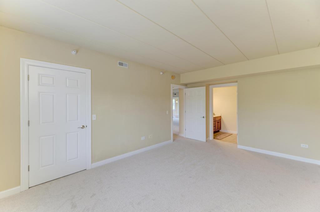 6655 S CASS Avenue Unit: 3B
