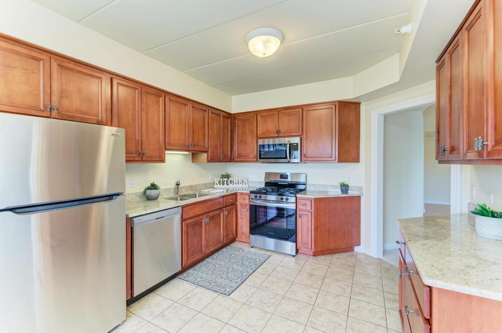 6655 S CASS Avenue Unit: 3B