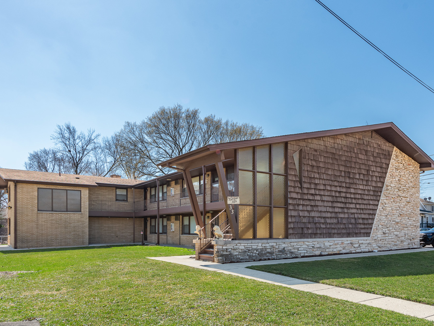 33 W Naperville Road