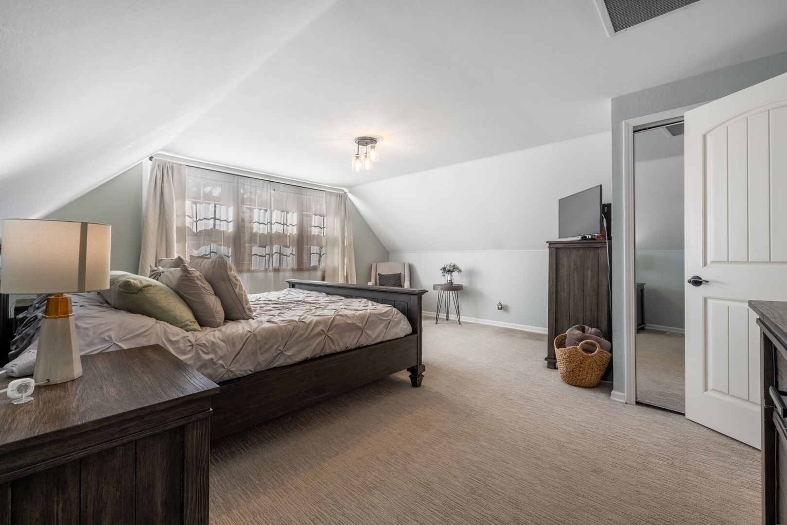 35 CLOVERDALE Lane