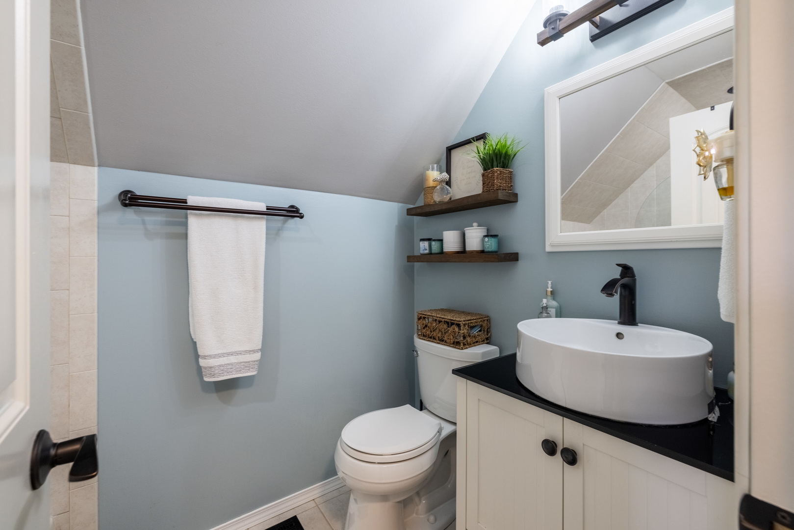 35 CLOVERDALE Lane