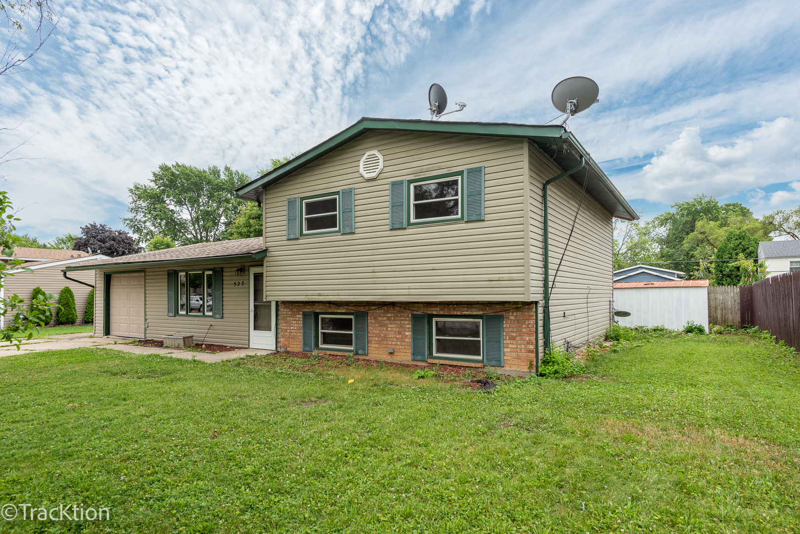 527 Spruce Road