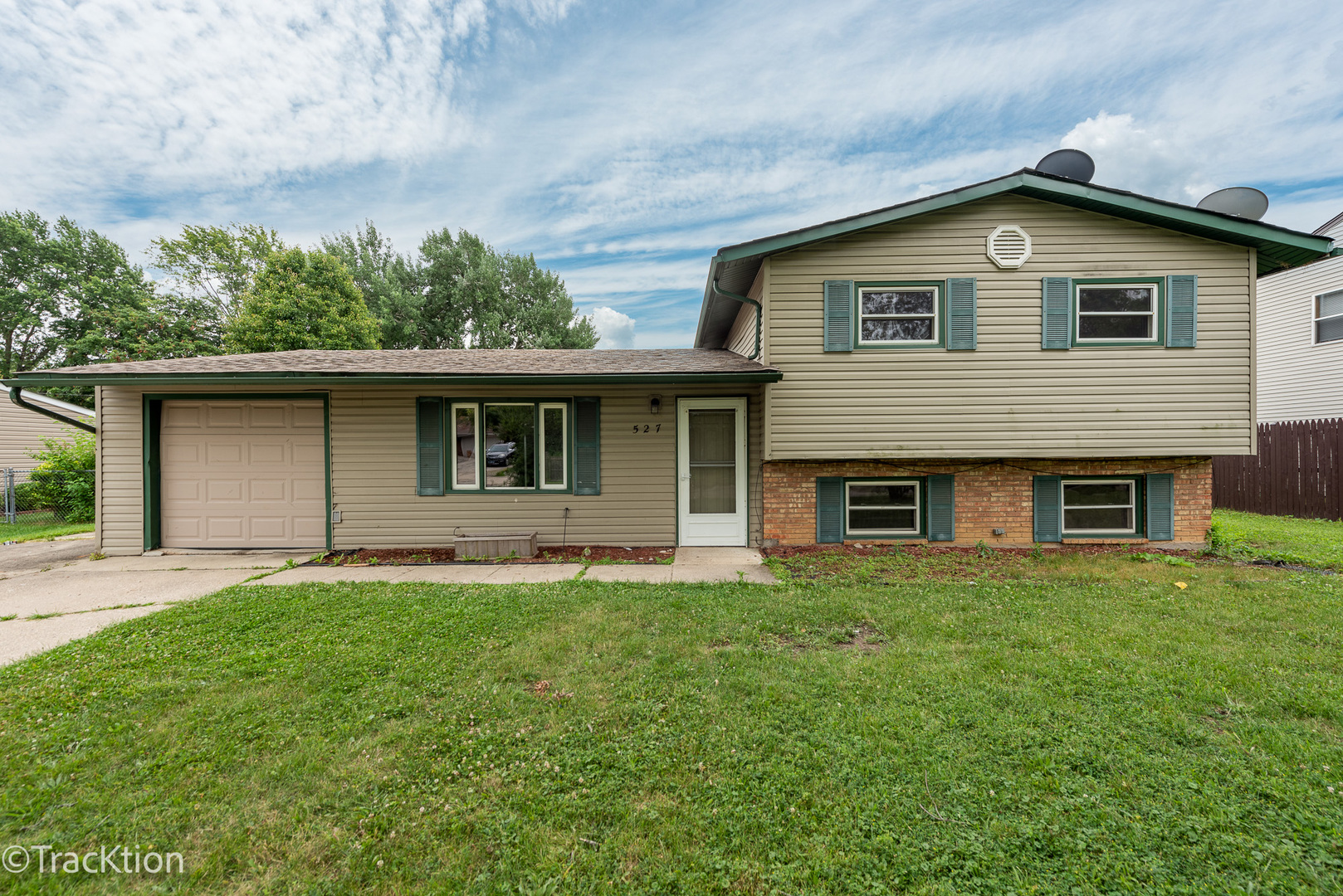527 Spruce Road