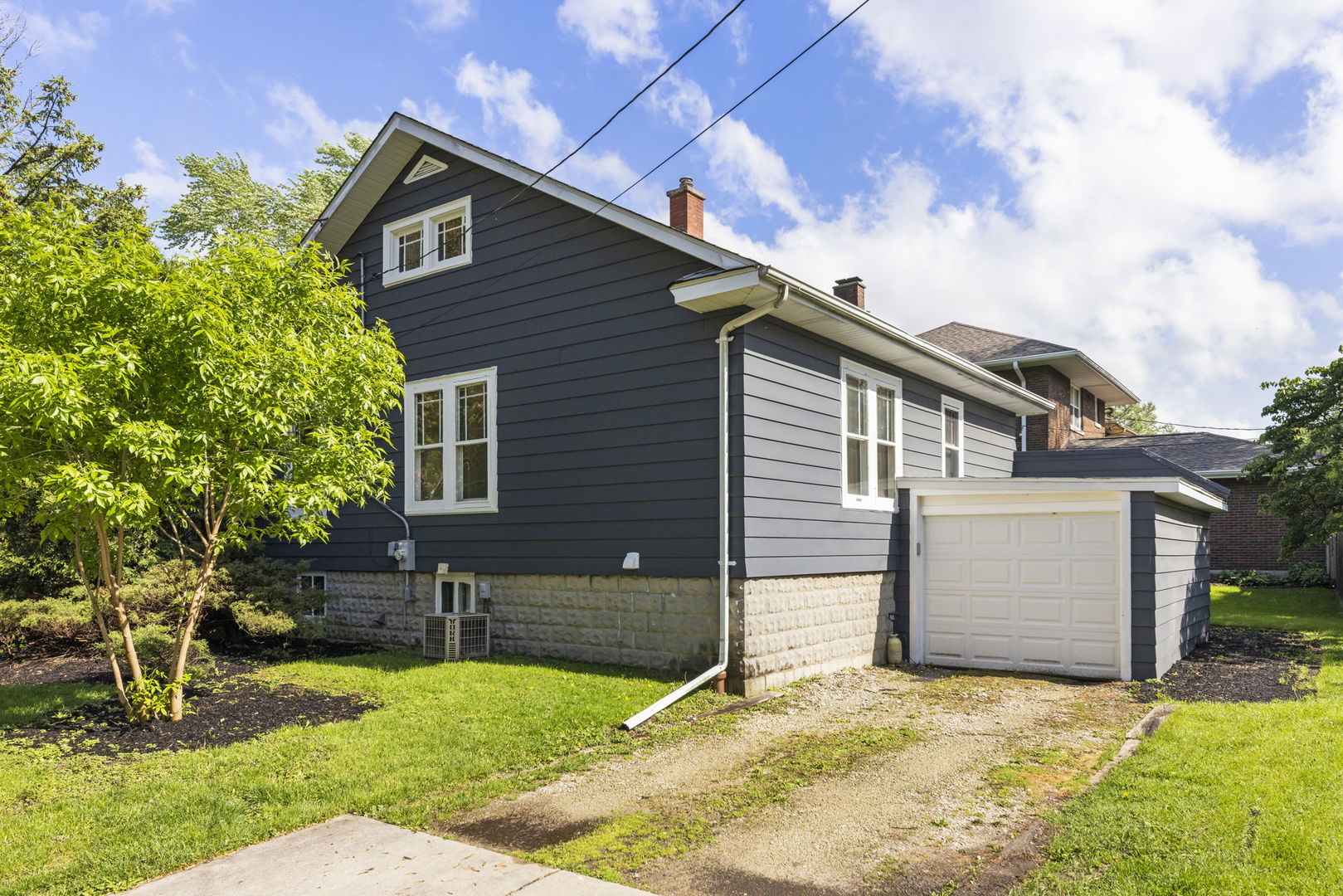 905 Dawes Avenue